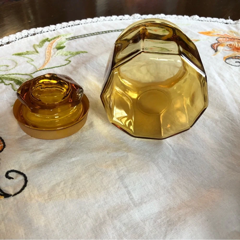 Vintage LE Smith Dakota Amber Paneled Apothecary Canister. 5.5 x4.5